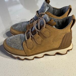 Sorel Women's Kinetic Caribou Waterproof Boot Camel Brown and Quarry Grey Womens